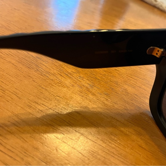 Authentic Gucci Sunglasses - Picture 7 of 8